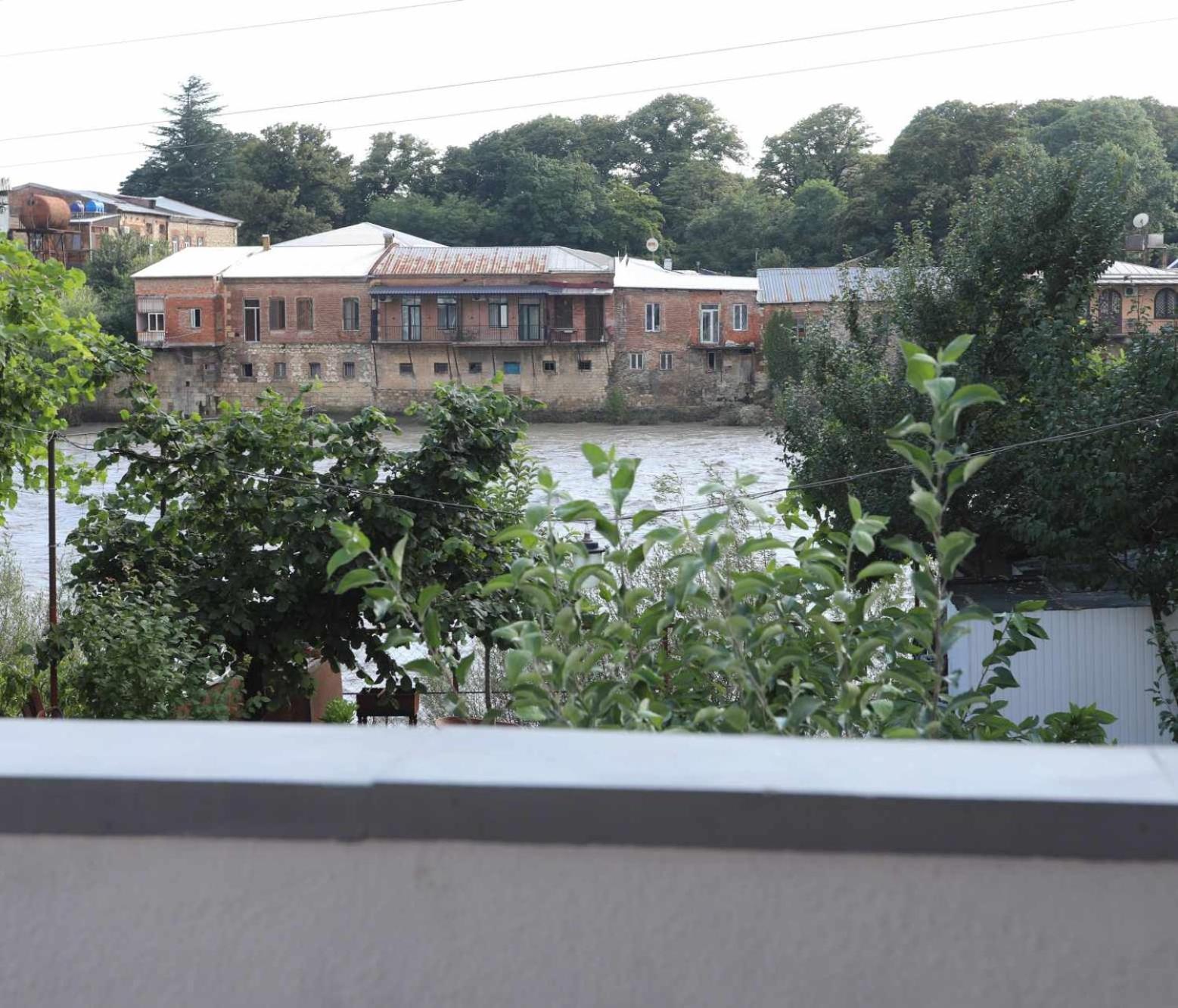 Aparthotel Rioni Kutaisi Exterior photo